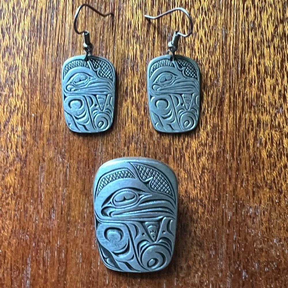 Fredrick raven brooch and earrings